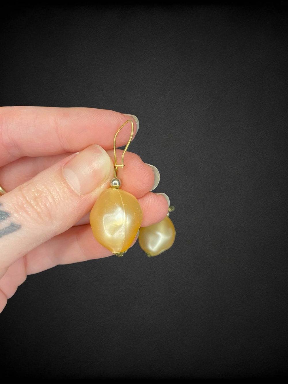 Vintage Costume Jewelry Earrings in Neutral Colours - Picture 6 of 10